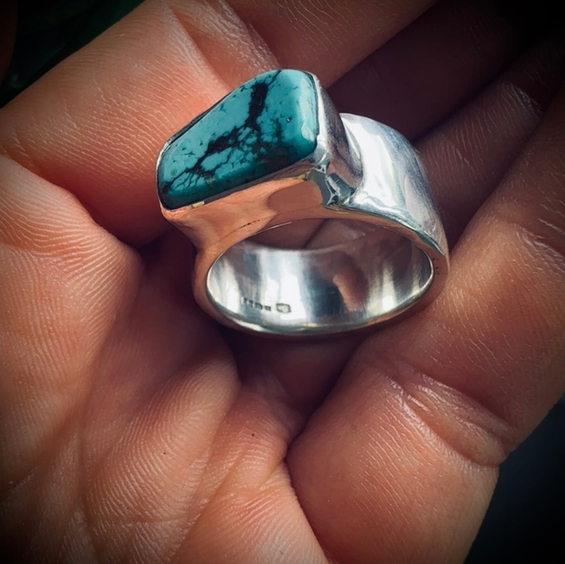 Size 8 (UK P1/2) Vintage sterling silver hallmarked ring with turquoise