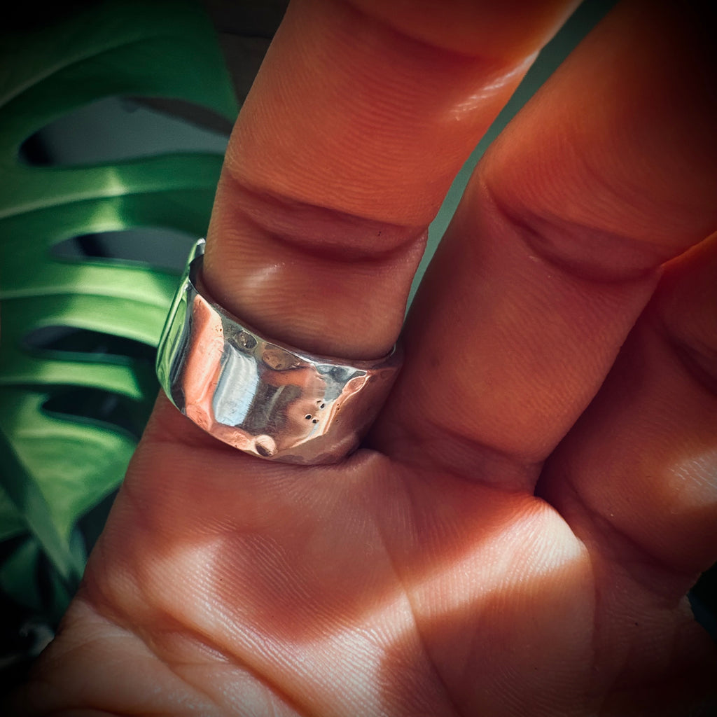 Size 8 (UK P1/2) Vintage sterling silver hallmarked ring with turquoise