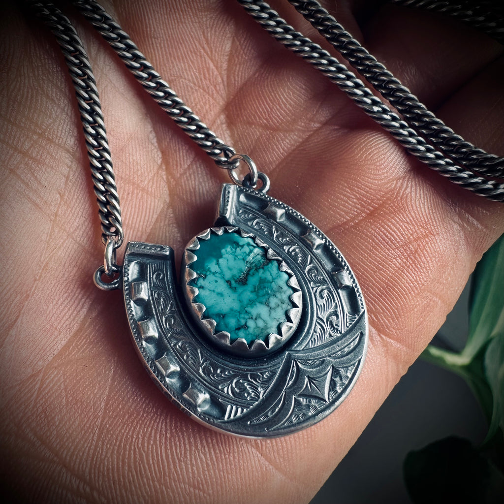 20” lucky horseshoe necklace in hallmarked sterling silver with turquoise on antique guard chain