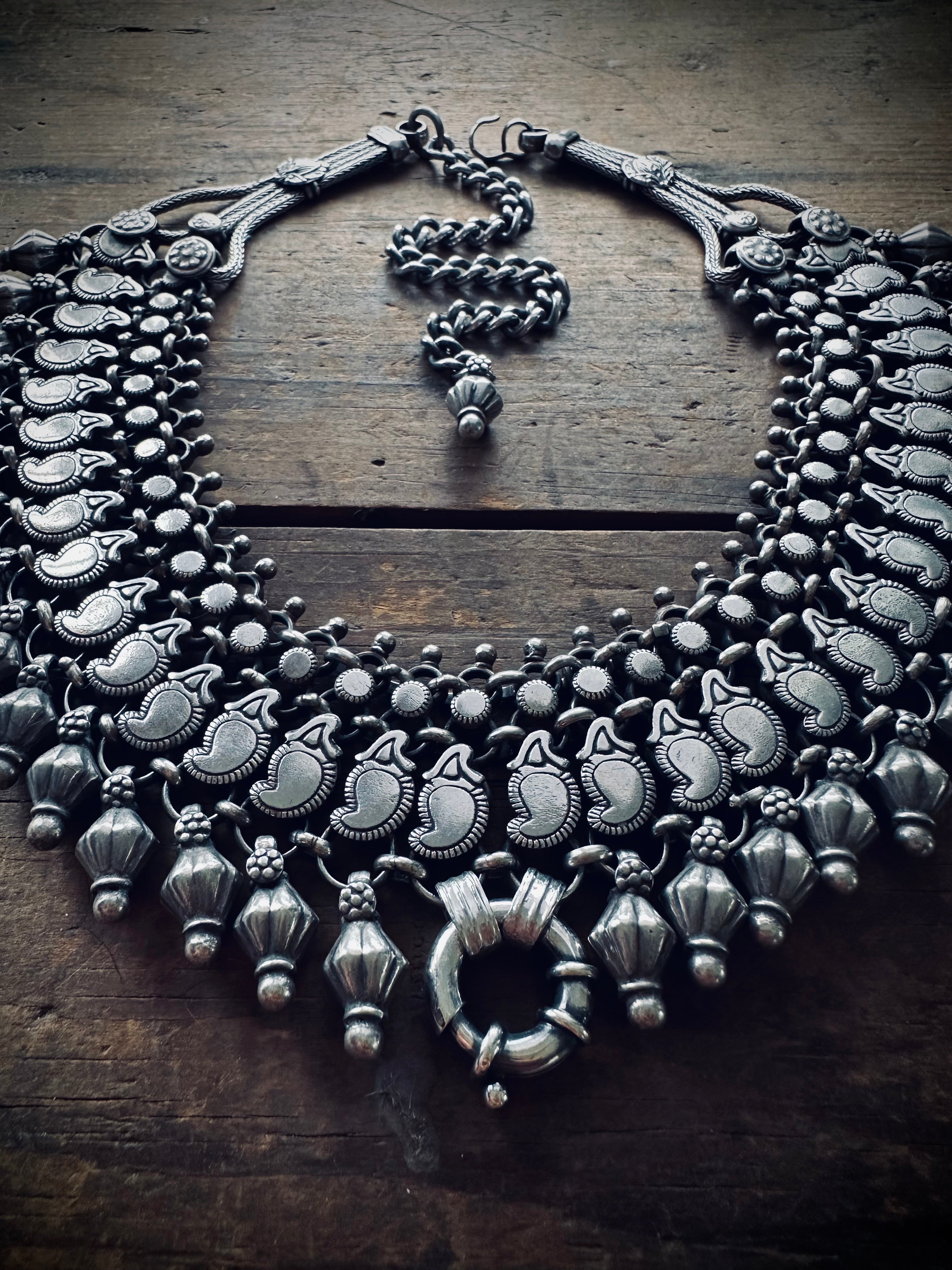 248g 16” + 6” extender big heavy Indian vintage bib necklace with chunky bolt ring in sterling silver