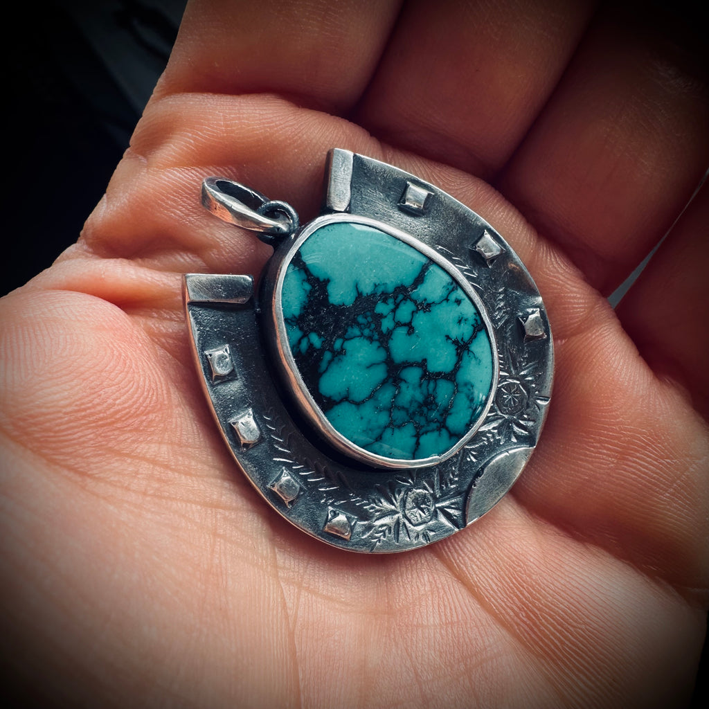 Sterling silver hallmarked lucky horseshoe necklace with turquoise
