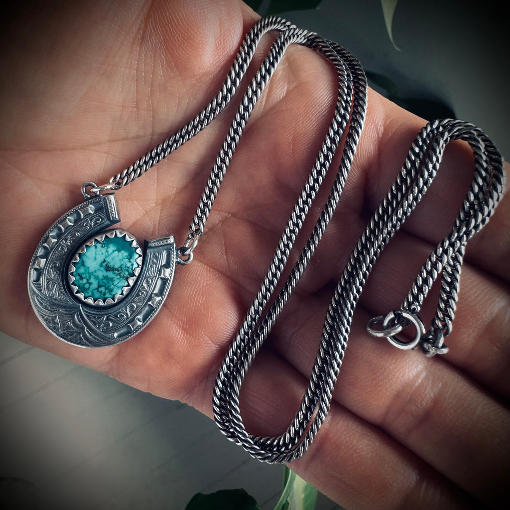 20” lucky horseshoe necklace in hallmarked sterling silver with turquoise on antique guard chain