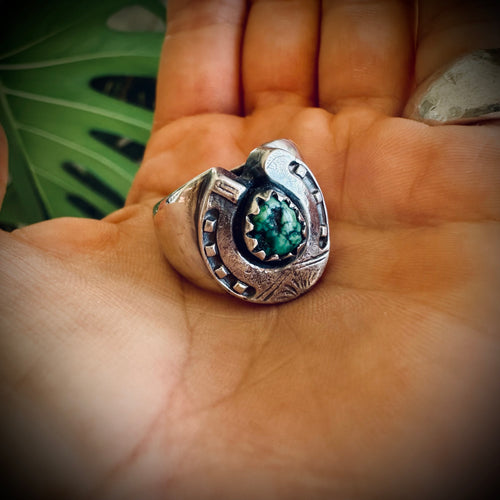 Size 6 (L 1/2) Sterling silver hallmarked lucky horseshoe ring with turquoise