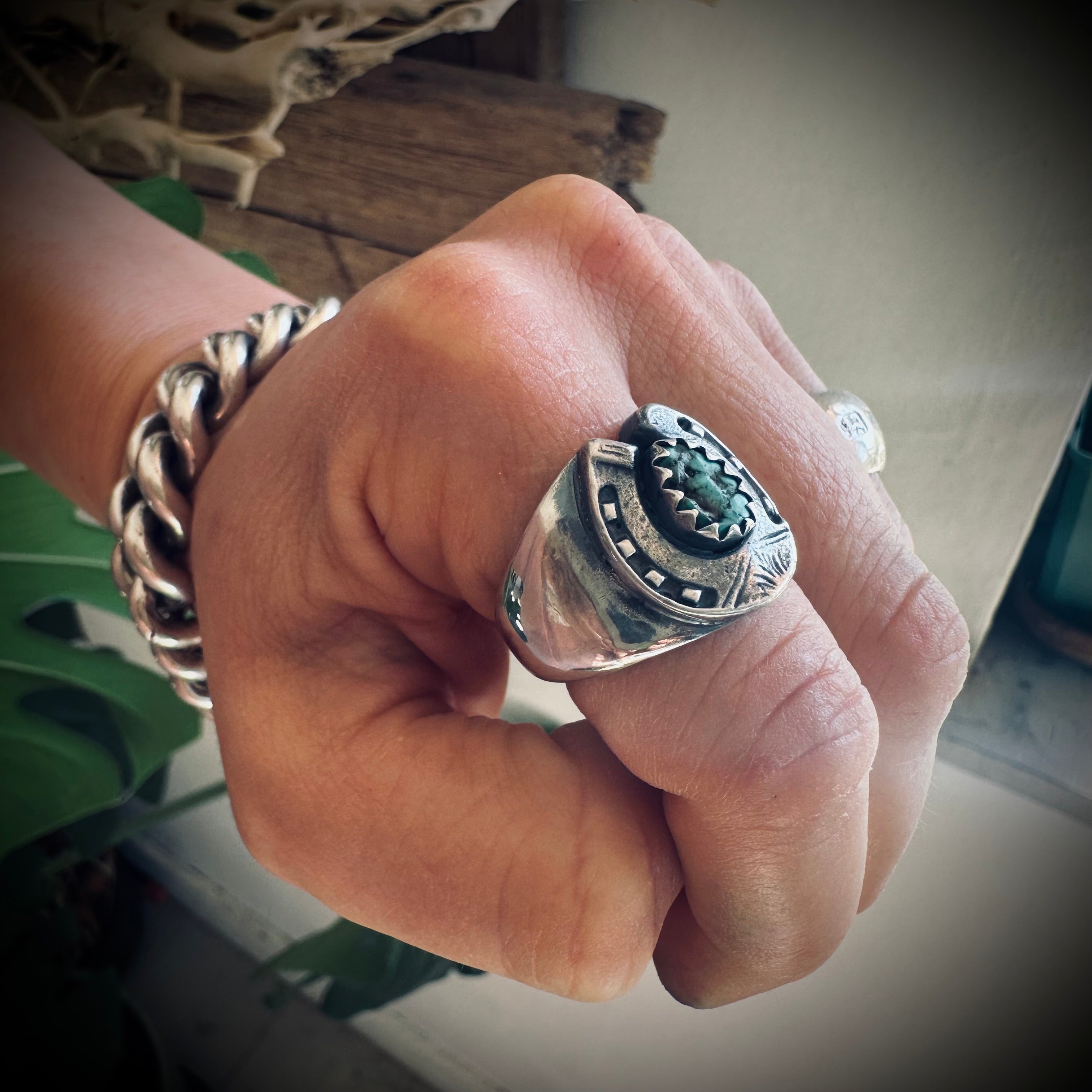 Size 8 (P 1/2) Sterling silver hallmarked lucky horse ring with turquoise