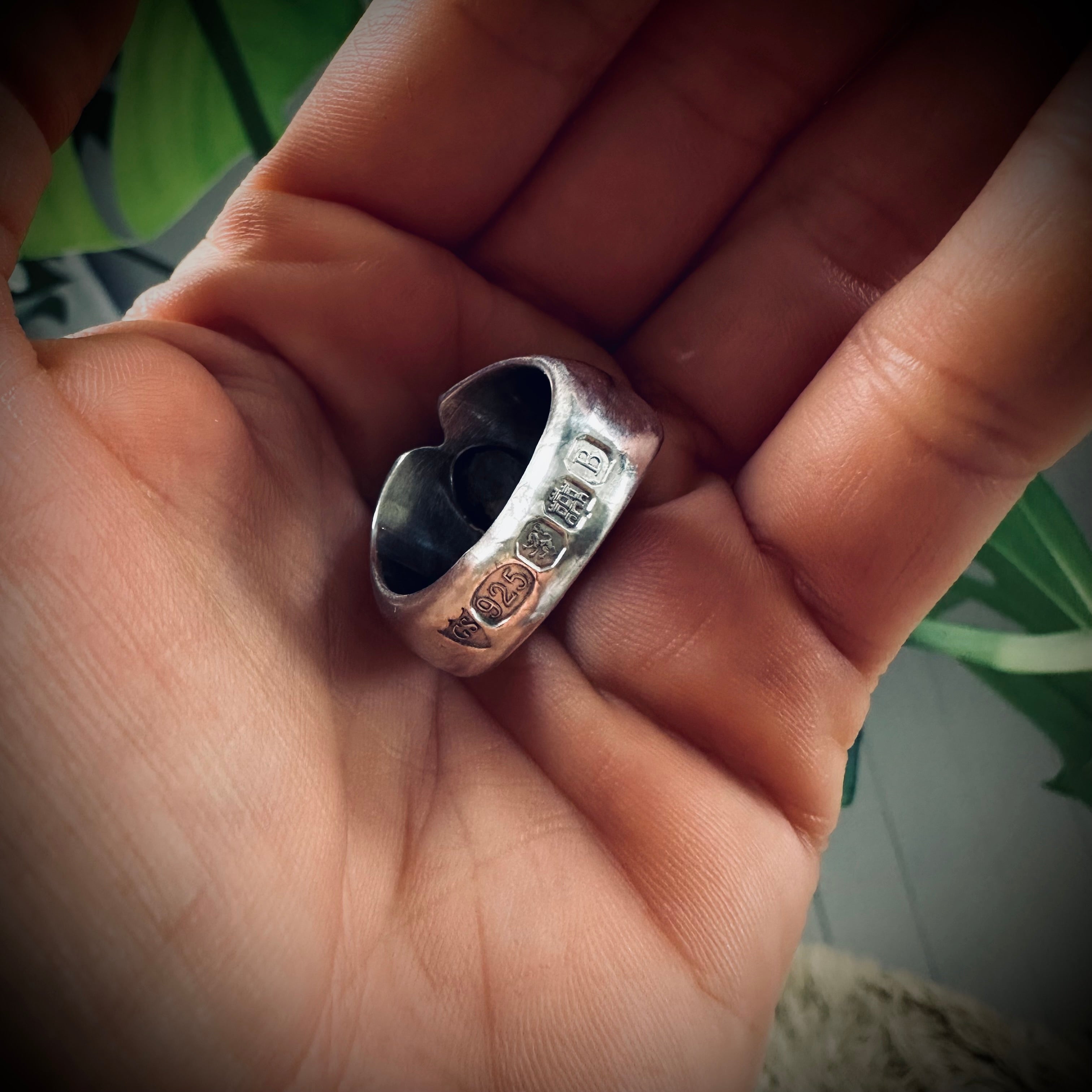 Size 8 (Q) Lucky horseshoe ring with turquoise in hallmarked sterling silver
