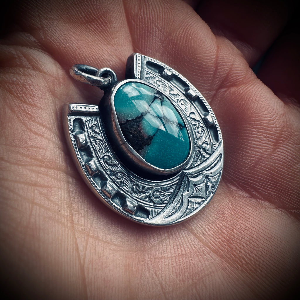 Sterling silver hallmarked lucky horseshoe necklace with turquoise