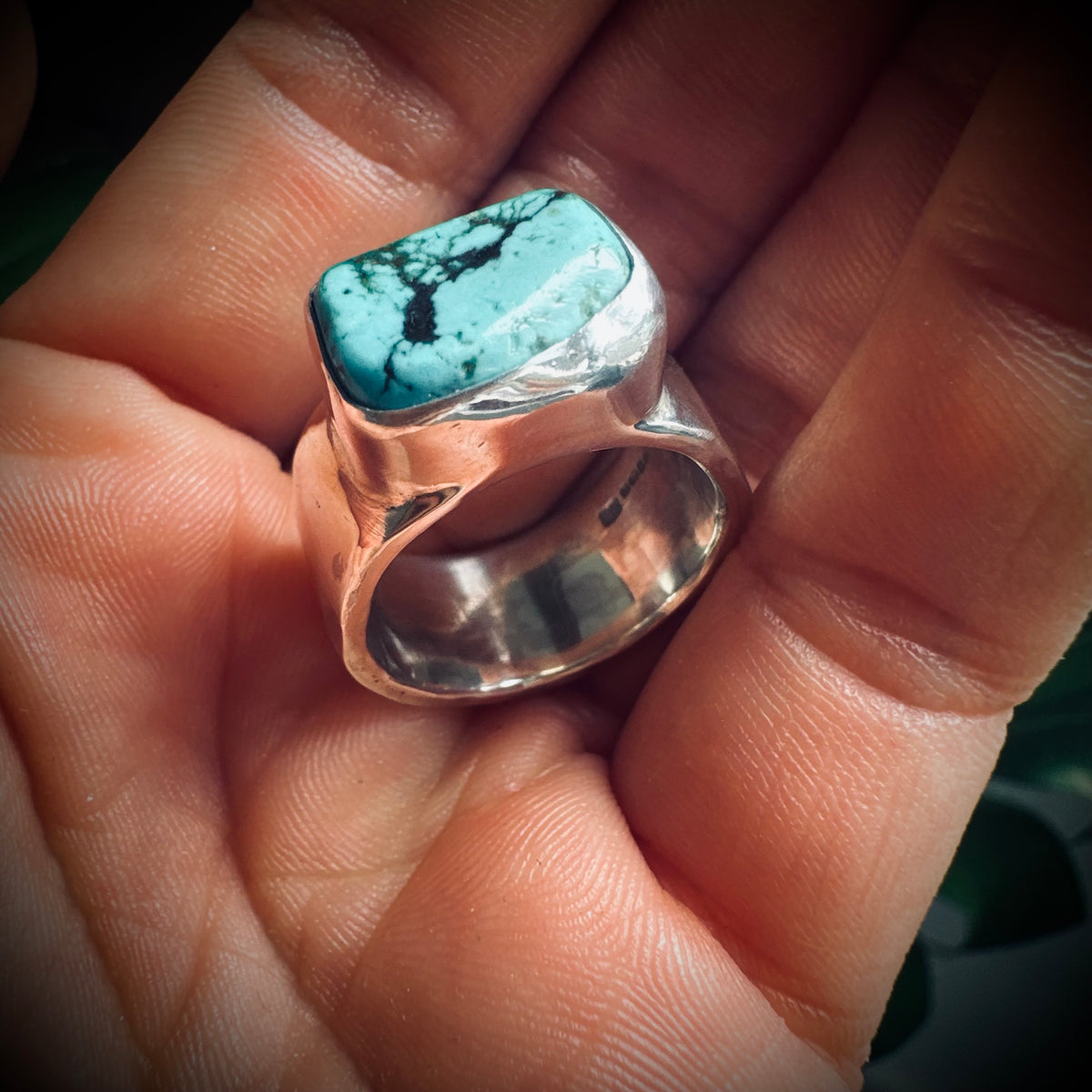 Size 8 (UK P1/2) Vintage sterling silver hallmarked ring with turquoise