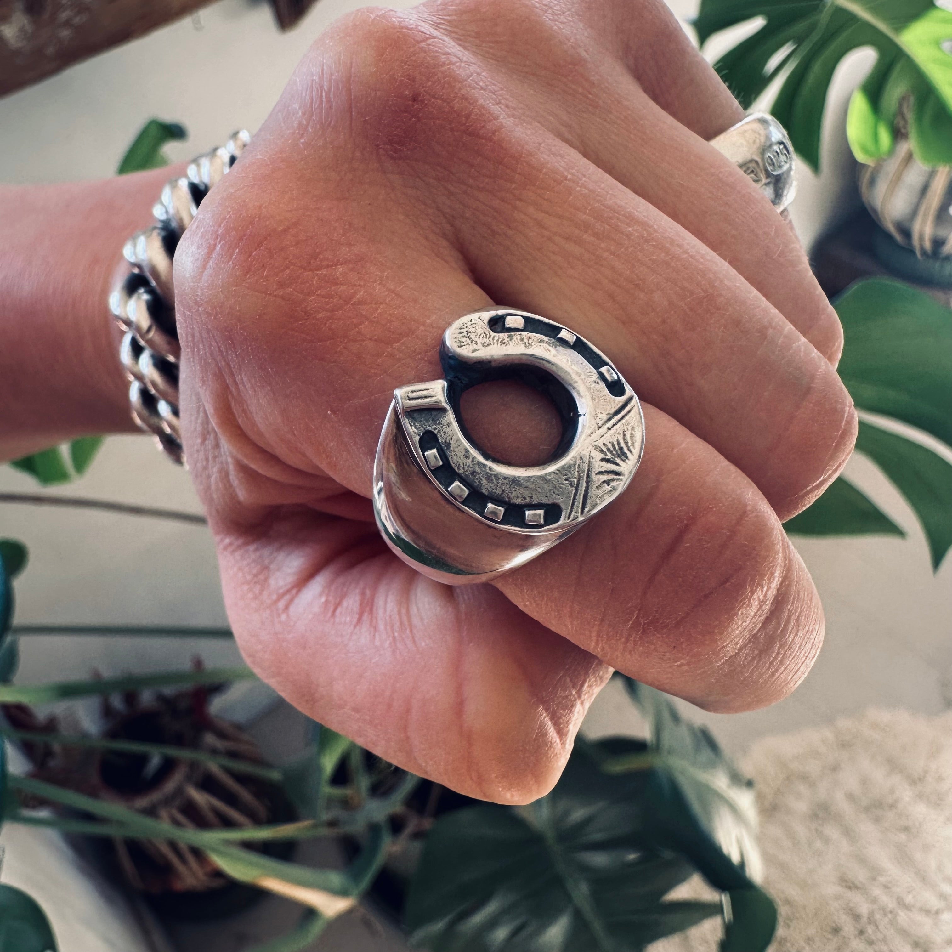 Size 9 (R 1/2) Sterling silver hallmarked lucky horseshoe ring