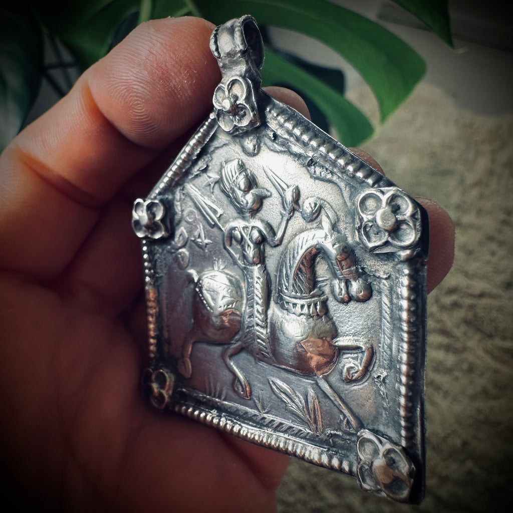 Vintage silver Goddess talisman pendant (extra large)