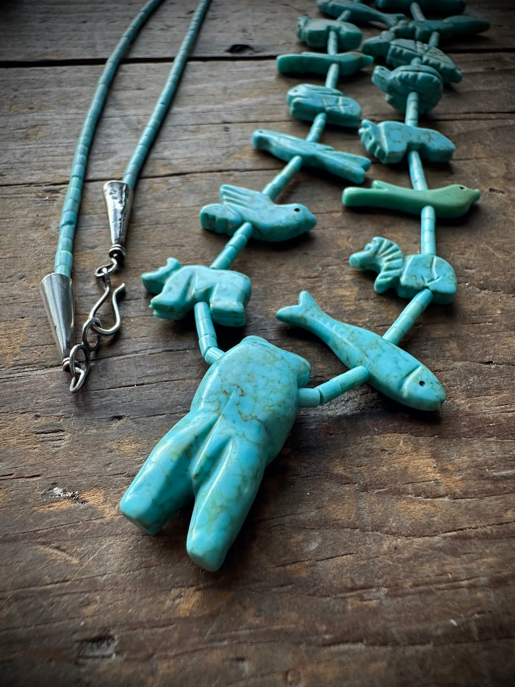 28” vintage Zuni Native American hand carved animal totem necklace with sterling silver fastening