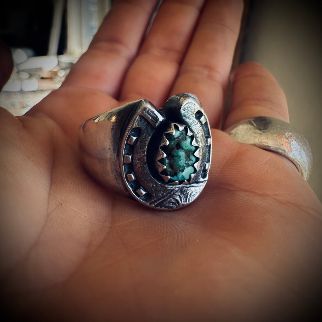 Size 8 (P 1/2) Sterling silver hallmarked lucky horse ring with turquoise