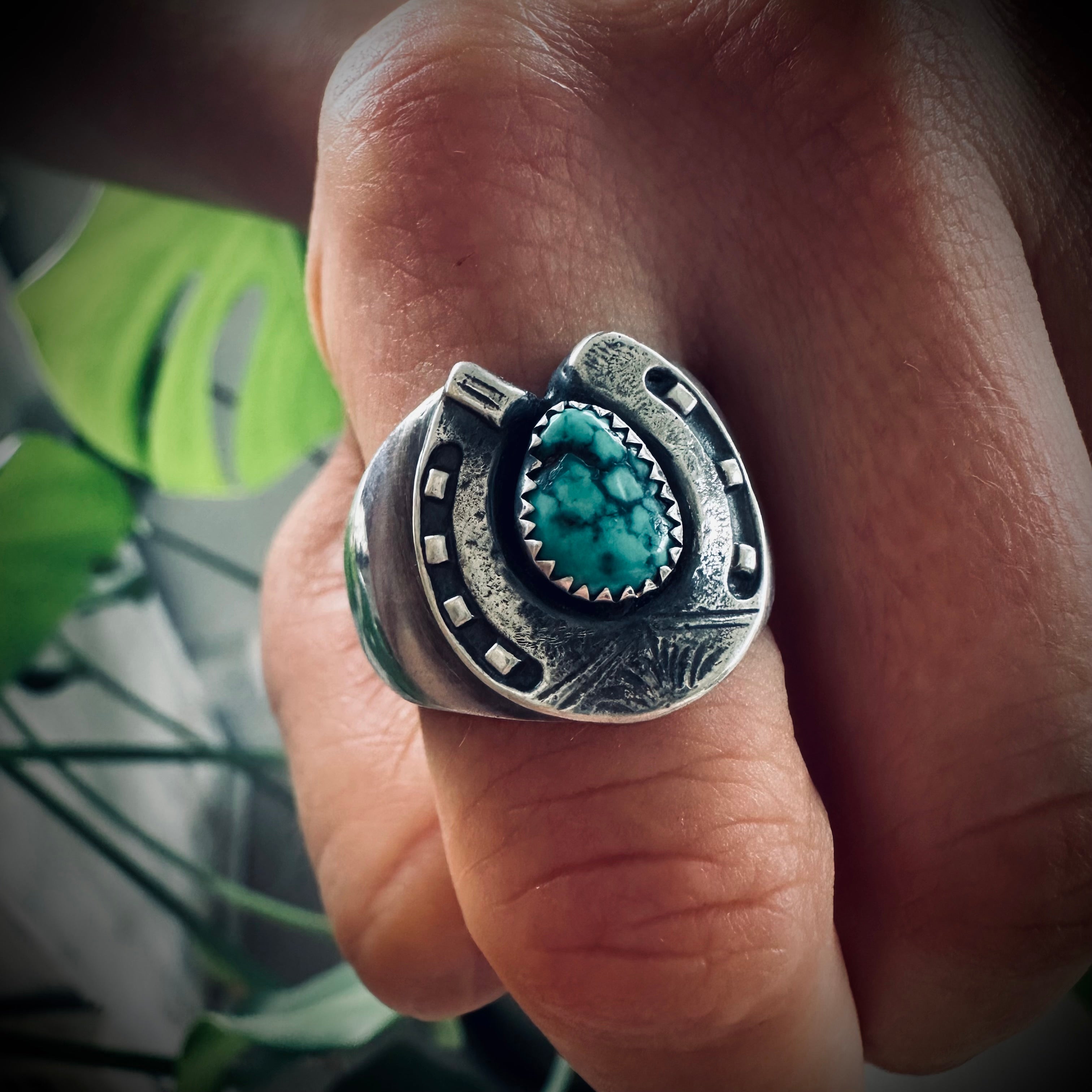 Size 8 (Q) Lucky horseshoe ring with turquoise in hallmarked sterling silver