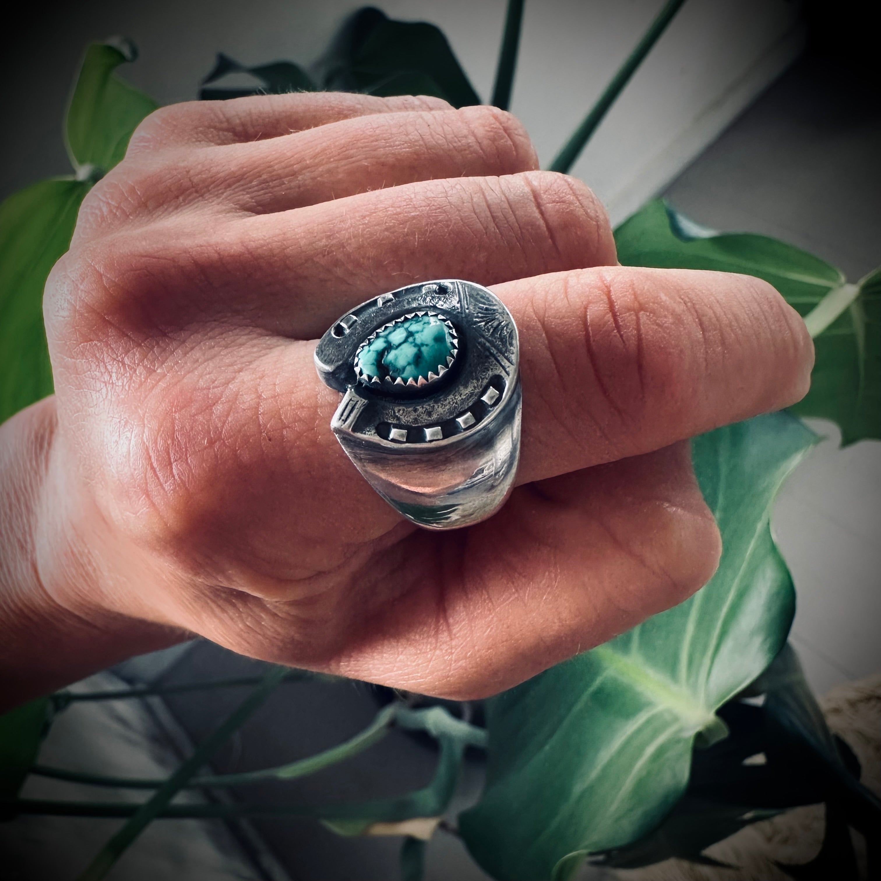 Size 8 (Q) Lucky horseshoe ring with turquoise in hallmarked sterling silver