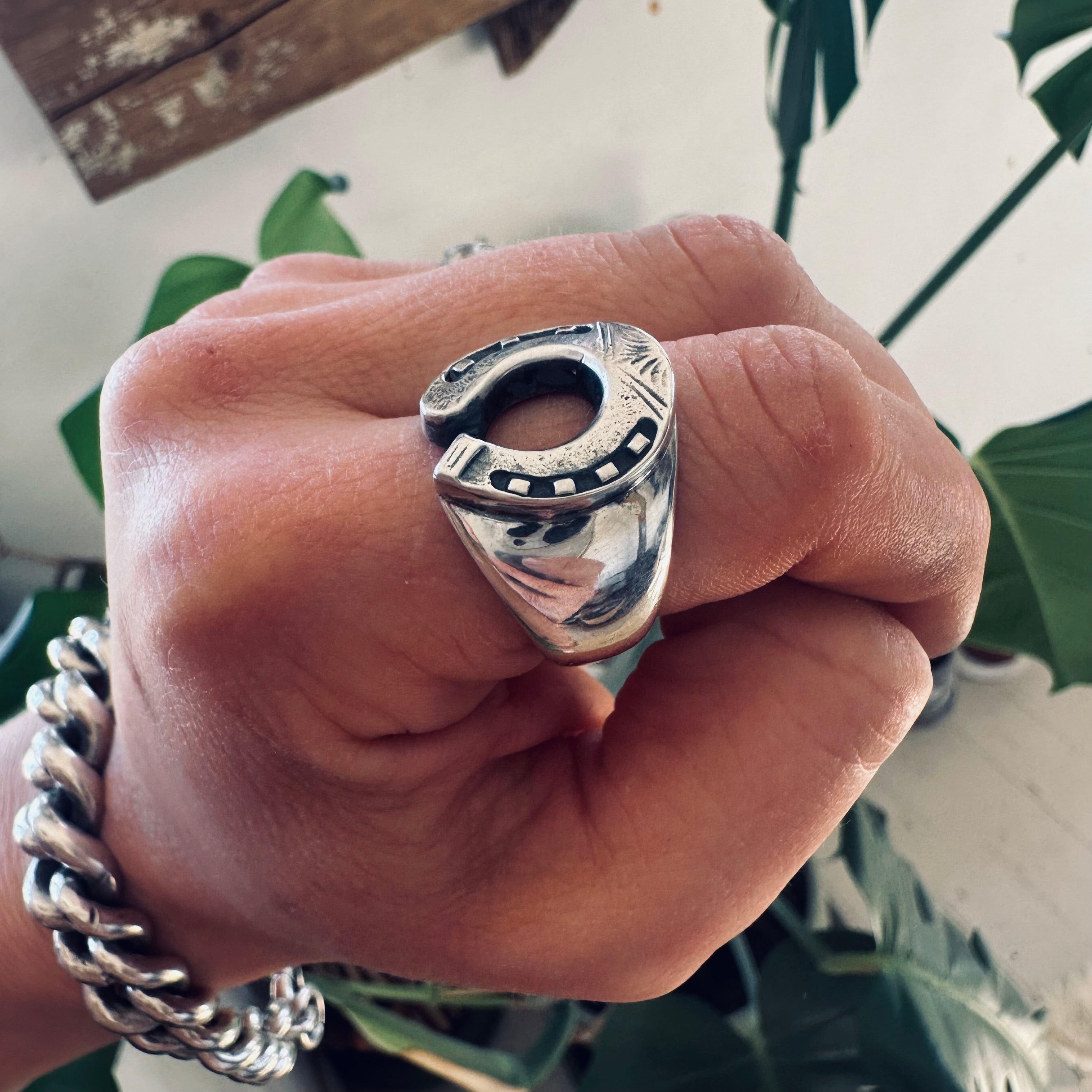 Size 9 (R 1/2) Sterling silver hallmarked lucky horseshoe ring