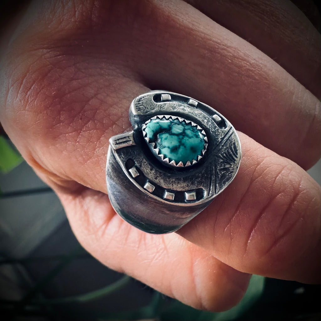 Size 8 (Q) Lucky horseshoe ring with turquoise in hallmarked sterling silver